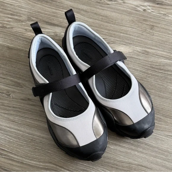 CROCS EXP Terre Mary Jane Ballet Sneaker in Black / Silver Metallic Blue, Size 9 - Picture 8 of 11